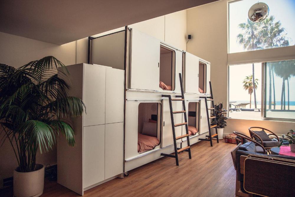 Single Bed in Mixed Dormitory Room interior